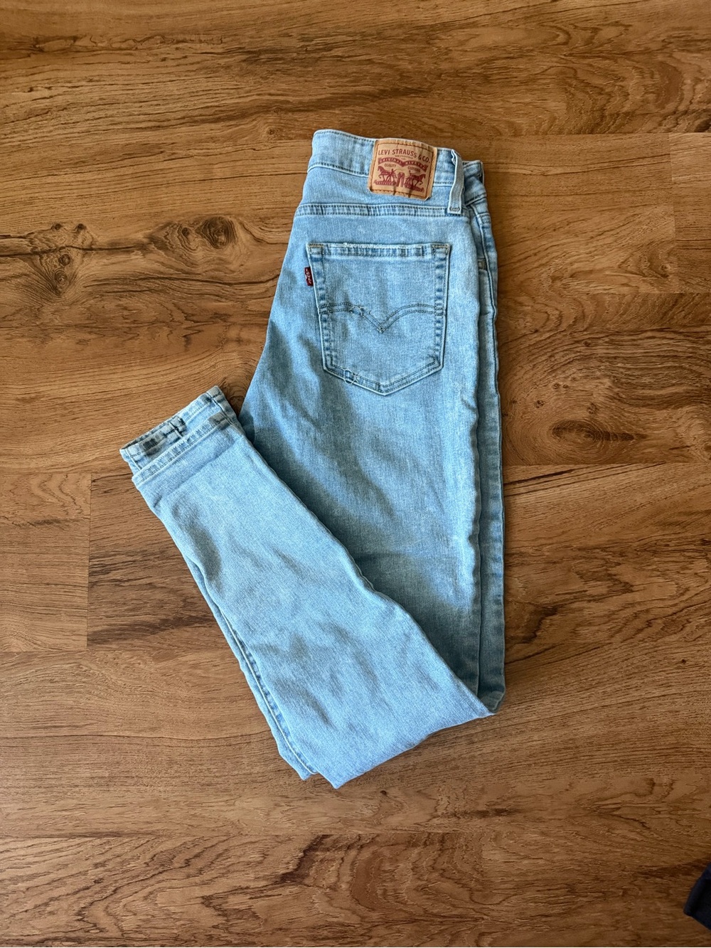Levi's Women’s Light Wash High Rise Skinny Jeans